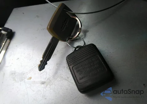 2006 Lincoln Town Car Signature Limited from USA, damaged, VIN 1LNHM82W76Y619191